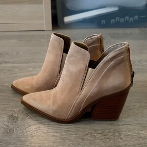 Vince Camuto suede Tan Ankle Boots